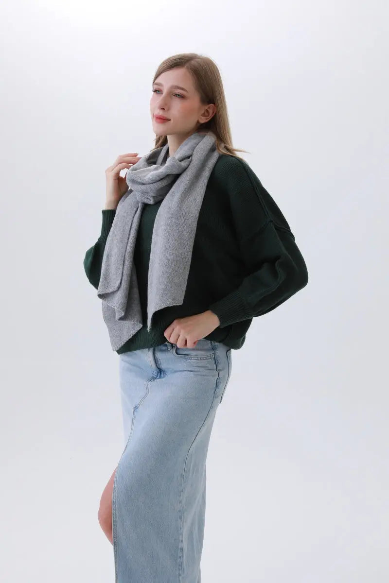 Classic Bias-Cut Scarf – Woven Elegance & Timeless Style ✨🧣 Leto Collection