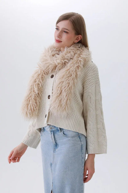Luxe Feather-Trim Scarf – Plush Winter Elegance ❄️ Leto Collection