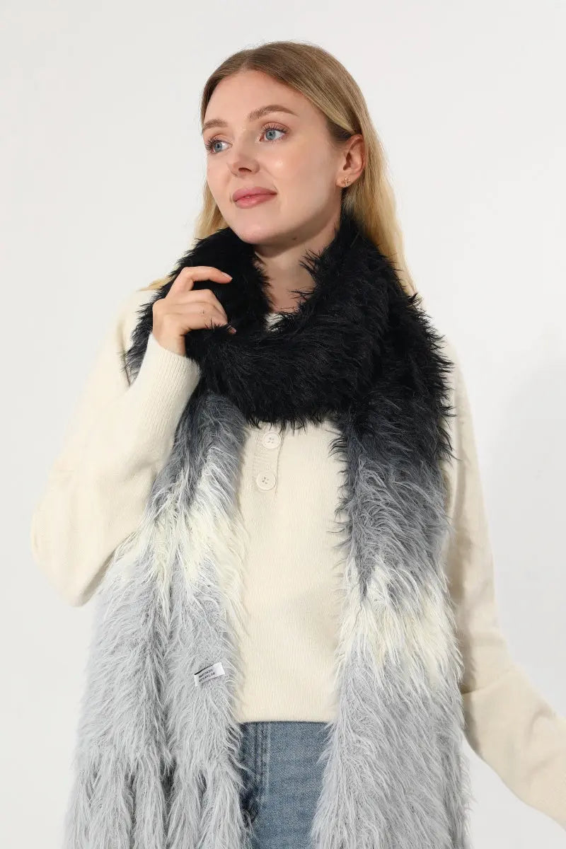 Women Ombre Fluffy Faux Fur Winter Scarf with Tassels 🧣❄️ Leto Collection