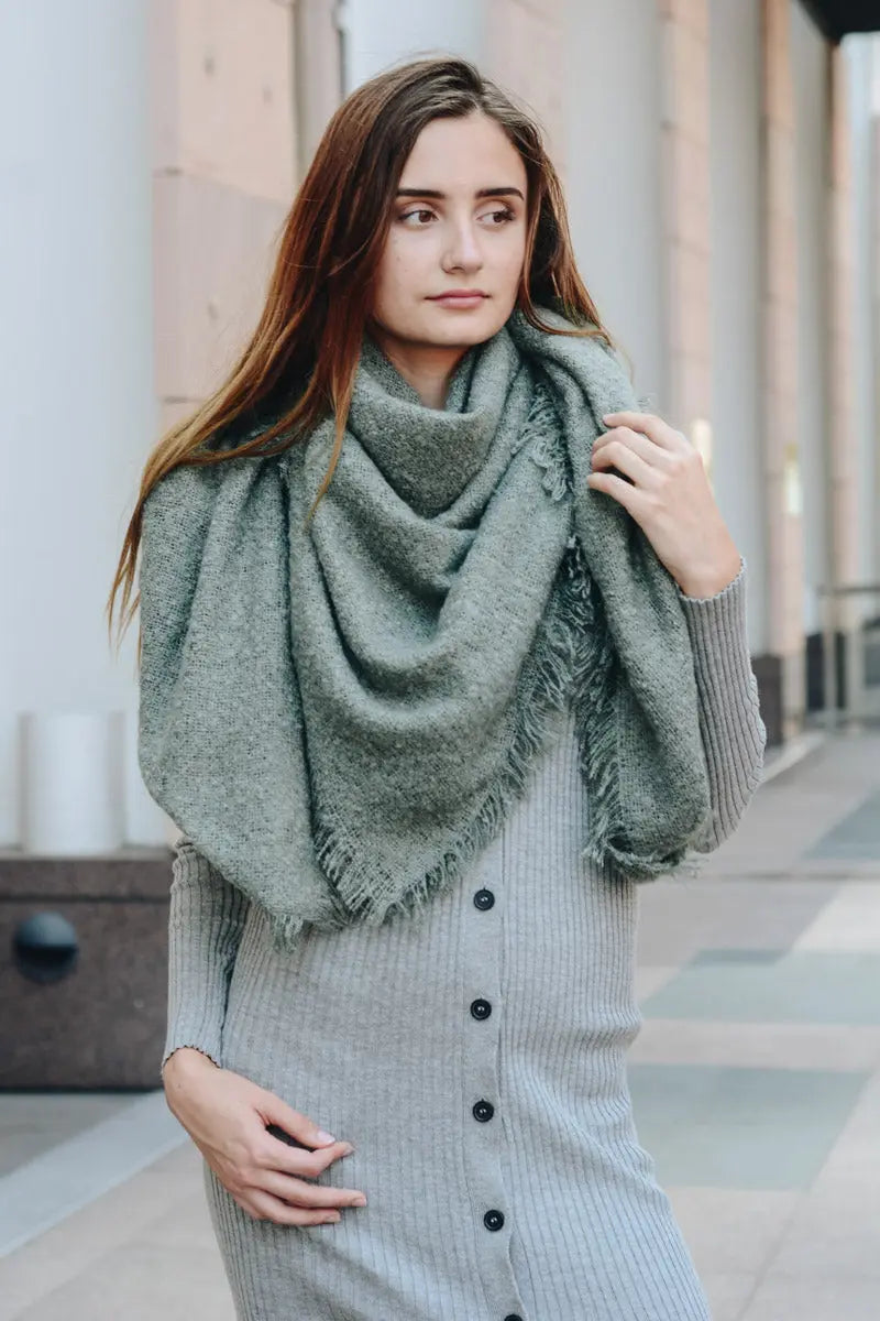 Plush Mohair Square Scarf – Snug & Chic Winter Wrap ❄️ Leto Collection